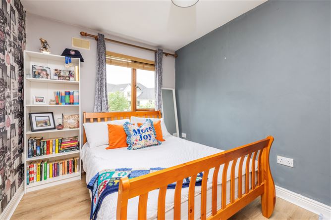 https://photos-a.propertyimages.ie/media/0/3/9/5009930/9ee10c3c-587e-493d-9891-0e8fabeea2e7_l.jpg