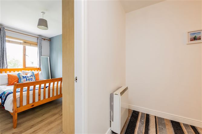 https://photos-a.propertyimages.ie/media/0/3/9/5009930/9ee10c3c-587e-493d-9891-0e8fabeea2e7_l.jpg
