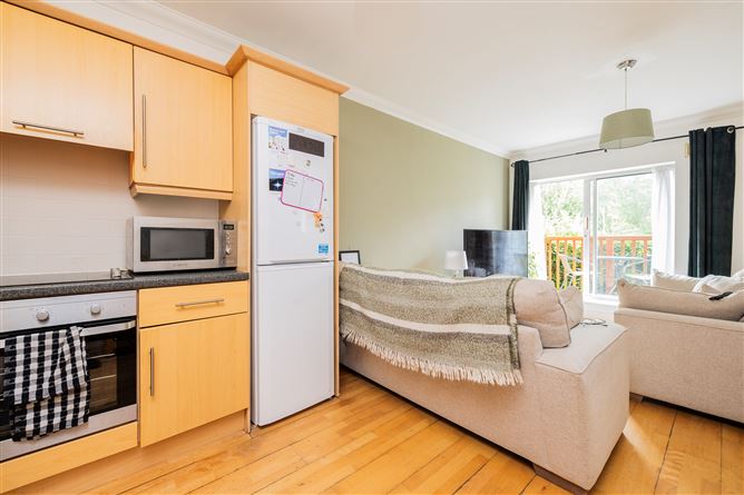 https://photos-a.propertyimages.ie/media/0/3/9/5009930/9ee10c3c-587e-493d-9891-0e8fabeea2e7_l.jpg
