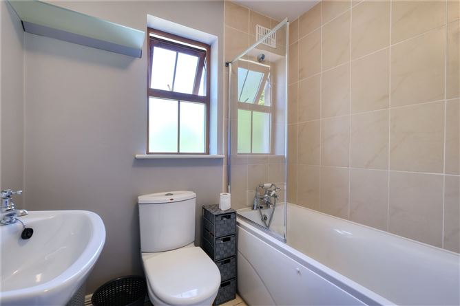 4 Druid Glen, White Linen Woods, Longford