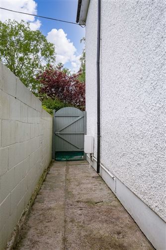 13 Little Meadow, Pottery Road, Dun Laoghaire, Co. Dublin