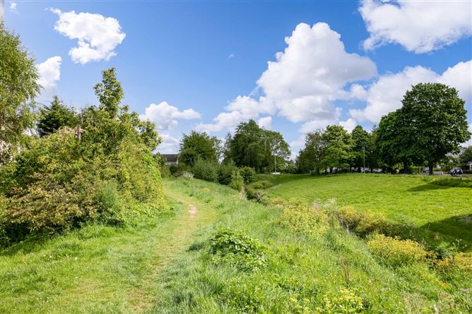 13 Little Meadow, Pottery Road, Dun Laoghaire, Co. Dublin