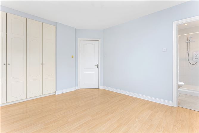 5 Castle Riada Drive, Lucan, Dublin
