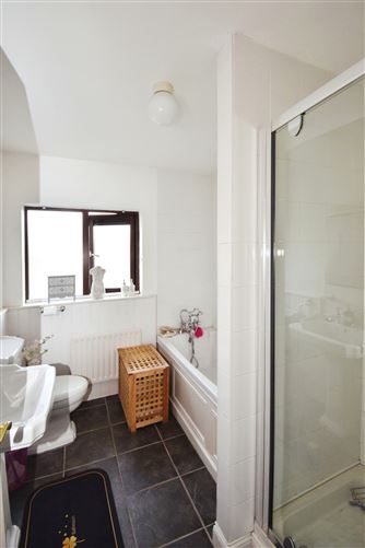6 Woodside, Waterfall, Cork