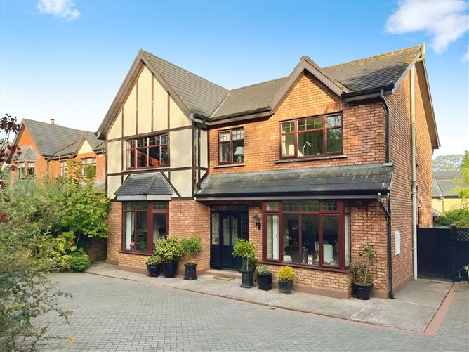 6 Woodside, Waterfall, Cork