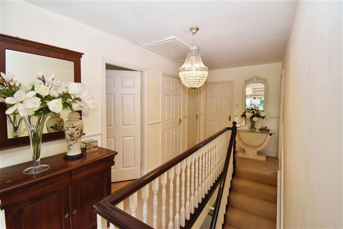6 Woodside, Waterfall, Cork
