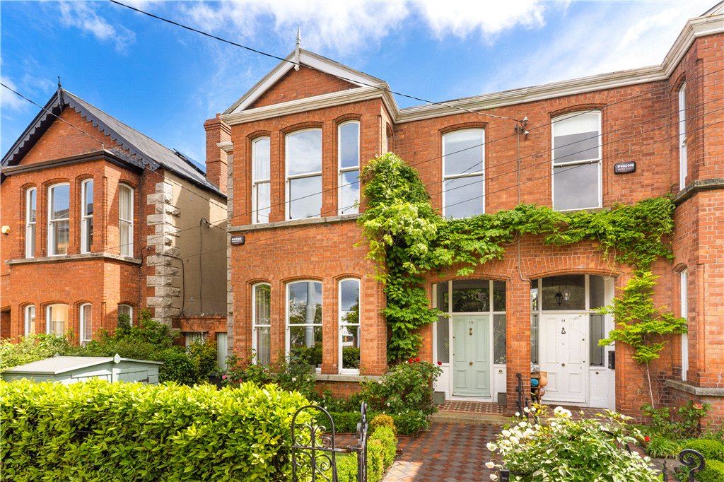 15 Eaton Square, Monkstown, Co. Dublin