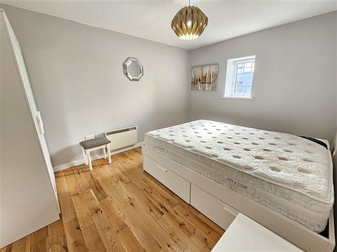 69 Mill House, Cornmarket Street, Ennis, Co. Clare