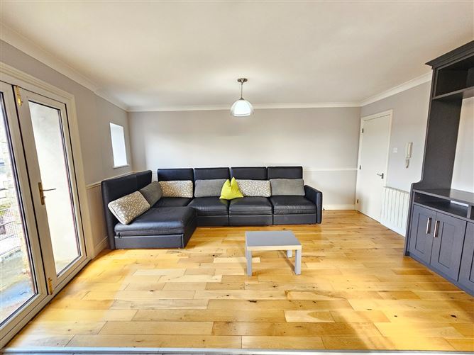 69 Mill House, Cornmarket Street, Ennis, Co. Clare