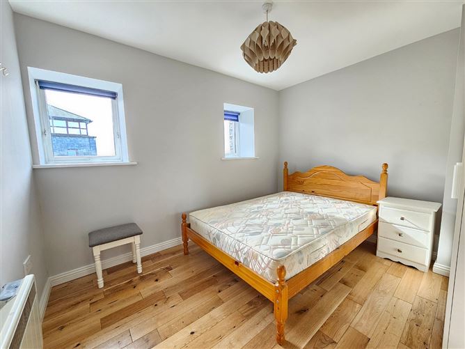 69 Mill House, Cornmarket Street, Ennis, Co. Clare