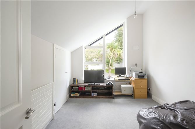 Crossbarry, St Fintans Road, Sutton, Dublin 13