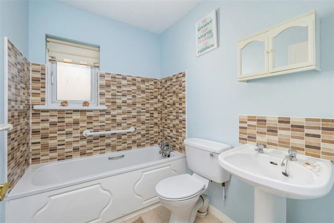 68 Earlsfort Road, Lucan, Dublin