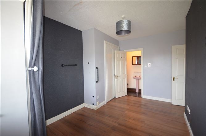 80 New Caragh Court, Naas, Kildare