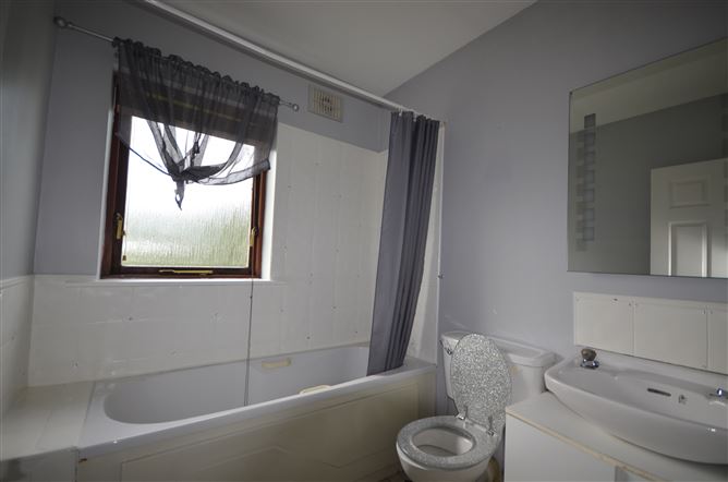80 New Caragh Court, Naas, Kildare