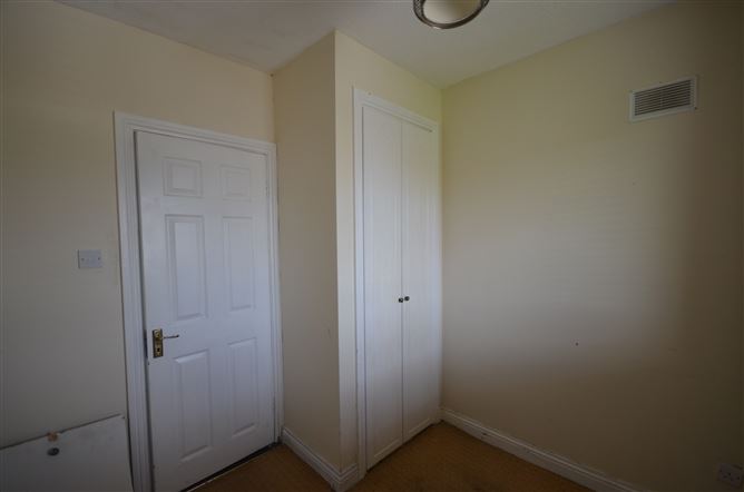 80 New Caragh Court, Naas, Kildare