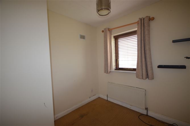 80 New Caragh Court, Naas, Kildare