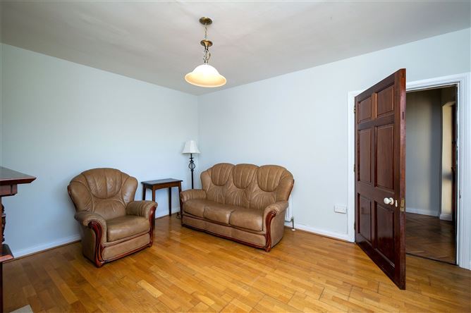 4 Castle Grove, Saint Josephs Road, Mallow, Co. Cork