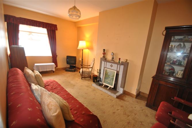 Castle St, Roscrea, Co. Tipperary