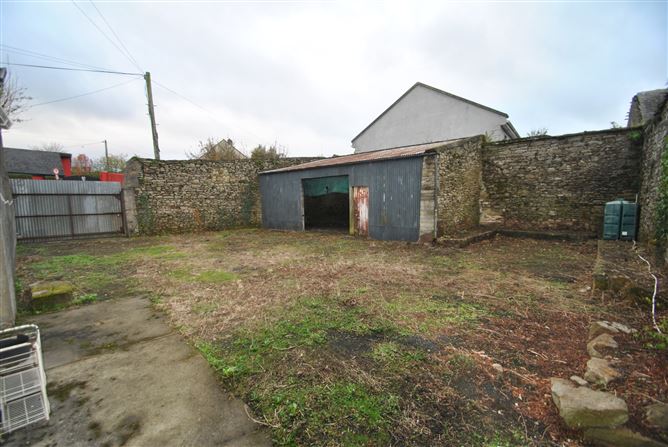 Castle St, Roscrea, Co. Tipperary