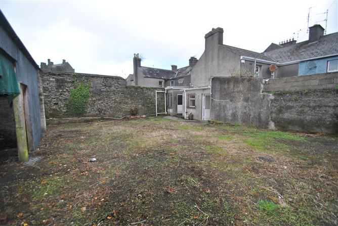 Castle St, Roscrea, Co. Tipperary
