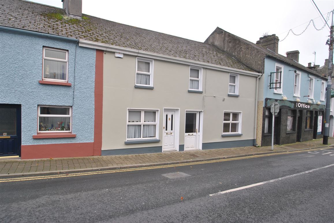 Castle St, Roscrea, Co. Tipperary