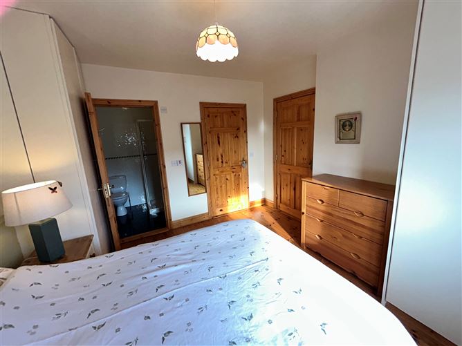 20 Cuirt Merriman, Ennistymon, Clare