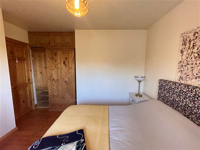 20 Cuirt Merriman, Ennistymon, Clare