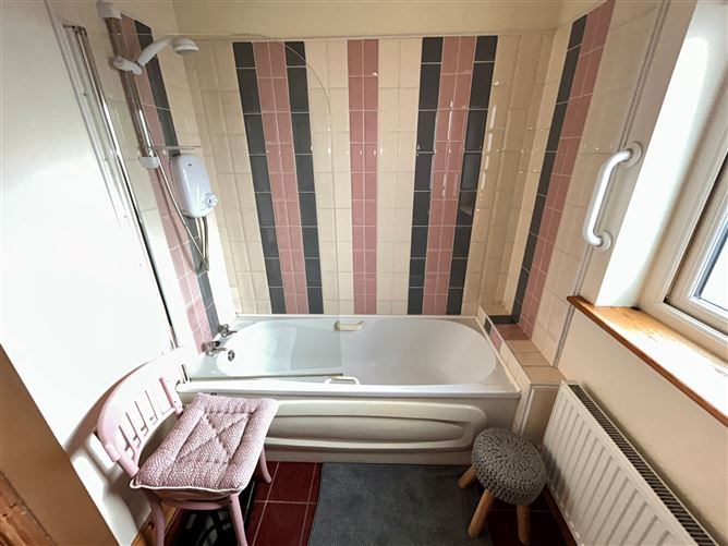 20 Cuirt Merriman, Ennistymon, Clare