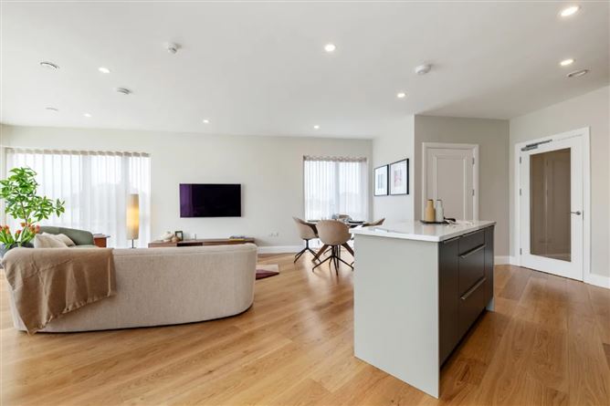 https://photos-a.propertyimages.ie/media/0/4/1/5005140/cc6a778f-b158-479d-8914-739eeec43b14_l.jpeg