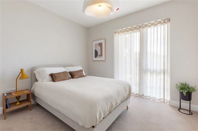 https://photos-a.propertyimages.ie/media/0/4/1/5005140/cc6a778f-b158-479d-8914-739eeec43b14_l.jpeg
