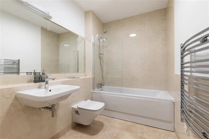 https://photos-a.propertyimages.ie/media/0/4/1/5005140/cc6a778f-b158-479d-8914-739eeec43b14_l.jpeg