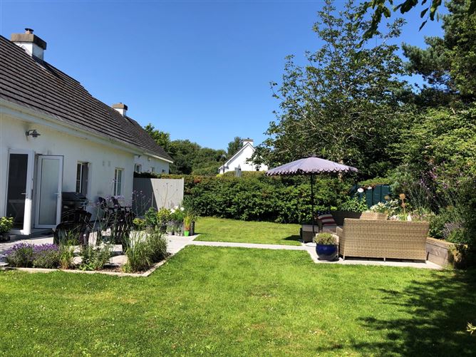 33 Brittas Bay Village, Brittas Bay, Co. Wicklow