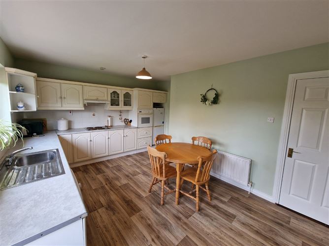 50 Brookville, Lahinch Road, Ennis, Co. Clare