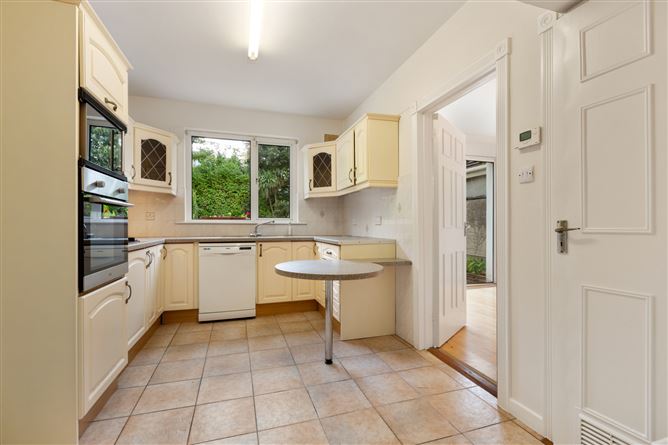 112 Lakelands Close, Stillorgan, Co. Dublin