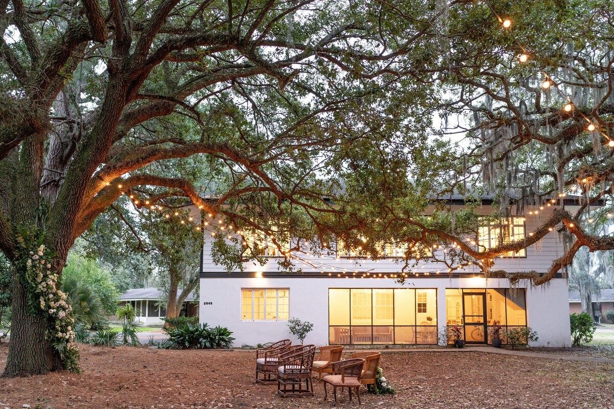 Damn Fine Coffee,North Charleston,South Carolina,USA