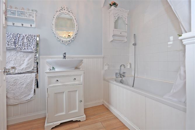 14 Castle Street, Castleconnell, Co. Limerick