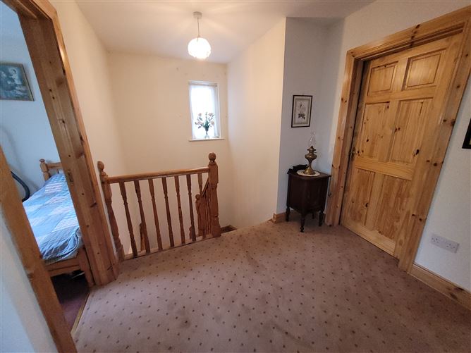 No .4 Larkfield Lawns, Dromahair, Leitrim