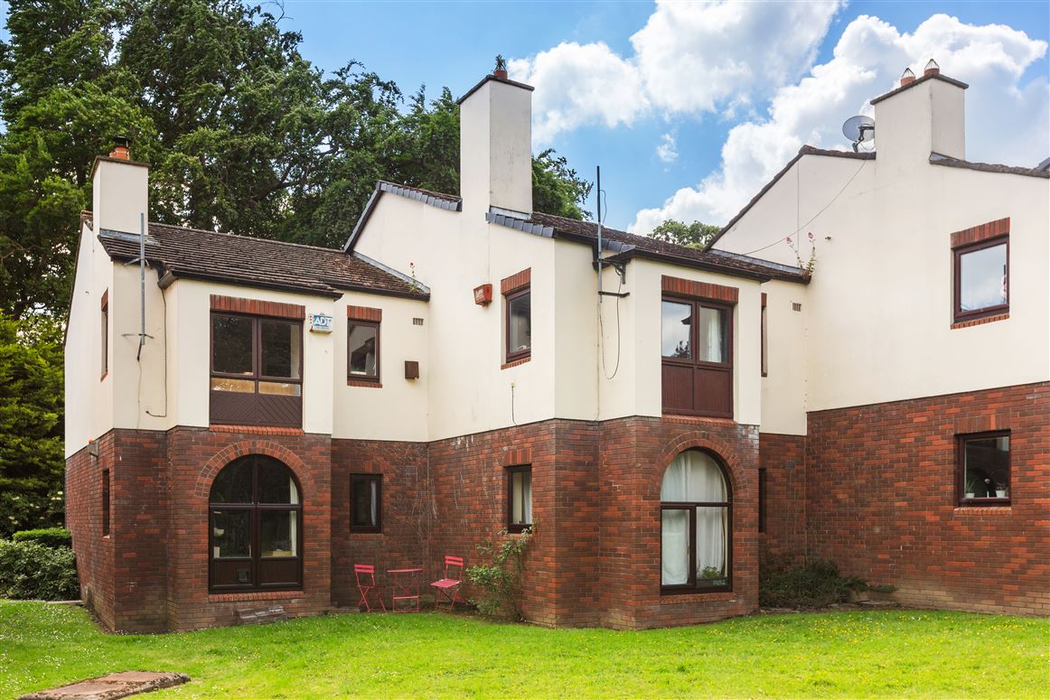 Apartment 12 Castle Court, Dundrum Castle, Ballinteer Road, Dundrum,   Dublin 16