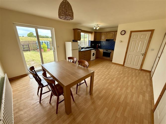 Photo 13 of 27 — 16 Cherryvale, Ballyhaunis, County Mayo