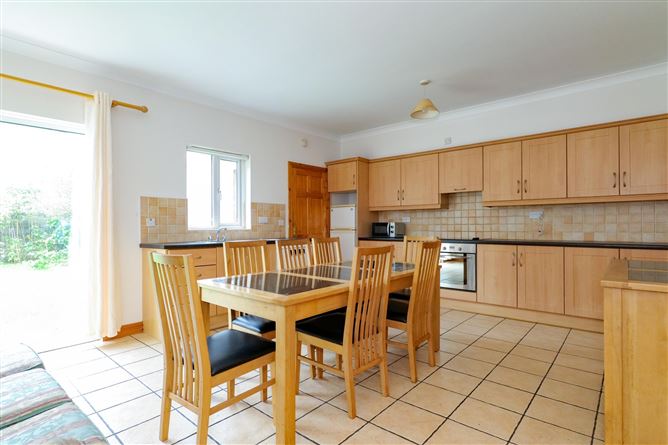 50 An Logan, Western Distributor Road, Knocknacarra, Galway