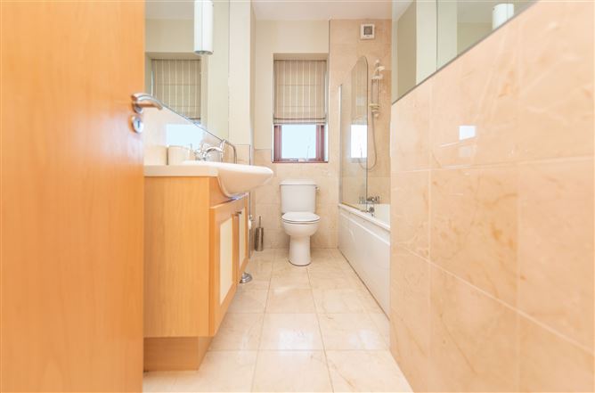5 Earls Island, Salmon Weir, City Centre, Galway