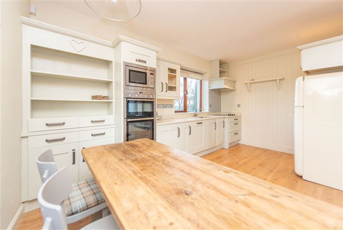 5 Earls Island, Salmon Weir, City Centre, Galway