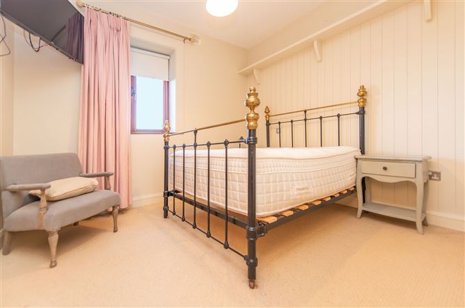 5 Earls Island, Salmon Weir, City Centre, Galway