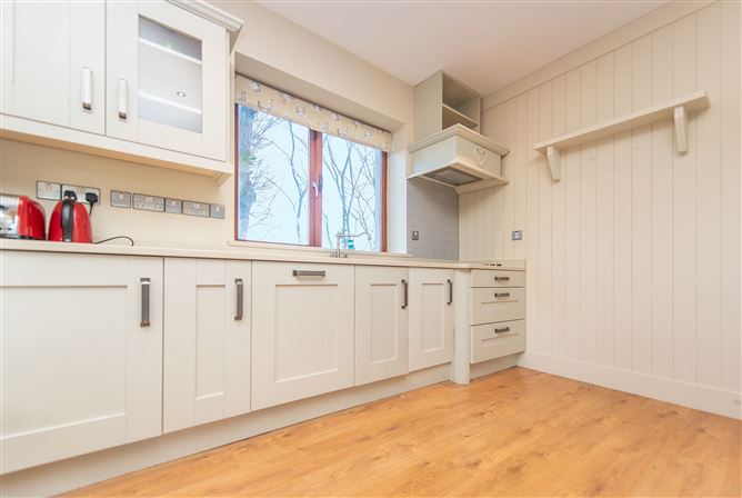 5 Earls Island, Salmon Weir, City Centre, Galway