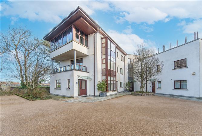 5 Earls Island, Salmon Weir, City Centre, Galway