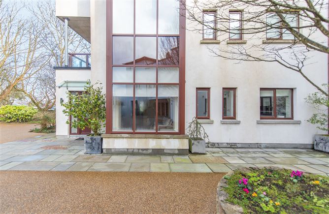 5 Earls Island, Salmon Weir, City Centre, Galway