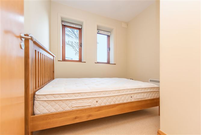 5 Earls Island, Salmon Weir, City Centre, Galway