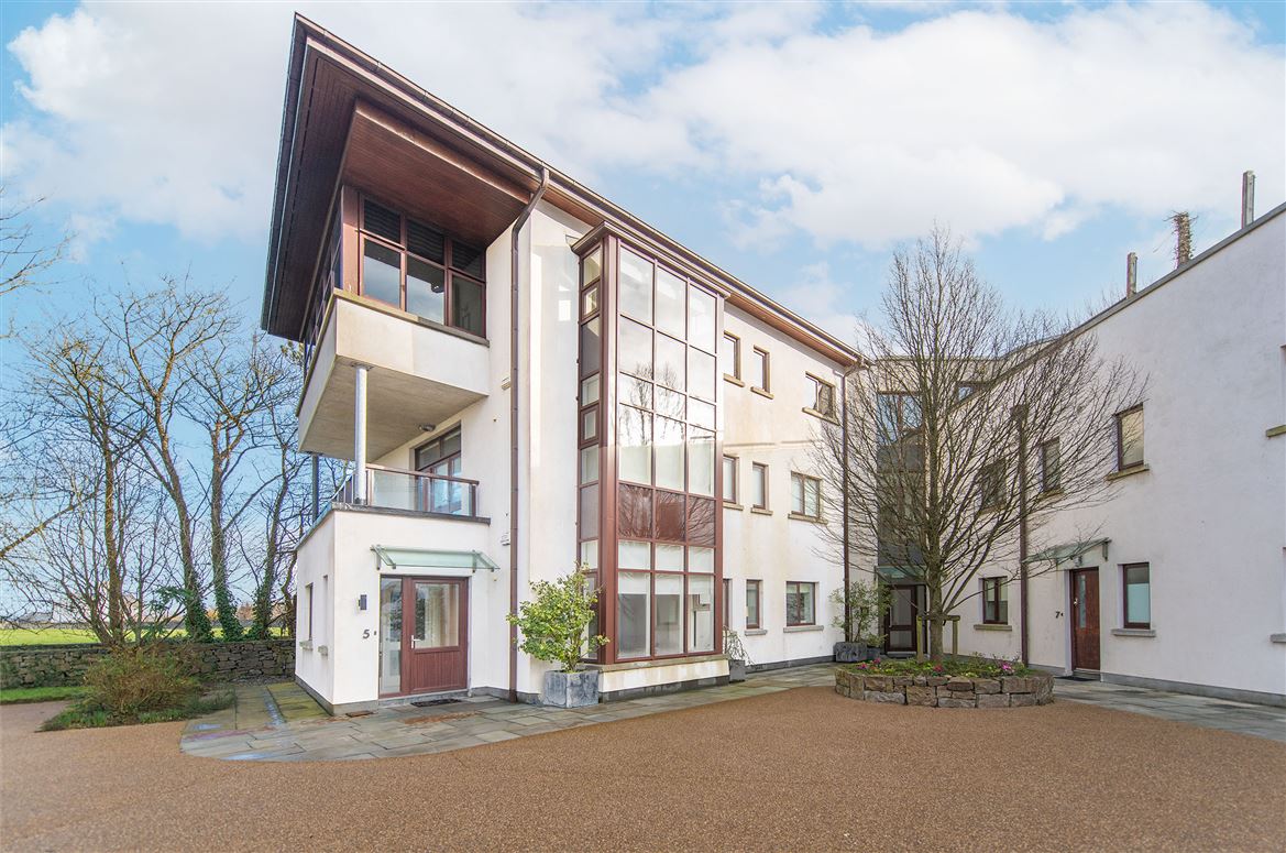 5 Earls Island, Salmon Weir, City Centre, Galway