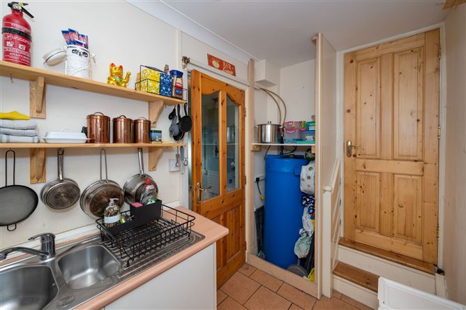 6 College Square, College Road, The Lough, Cork
