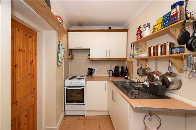6 College Square, College Road, The Lough, Cork